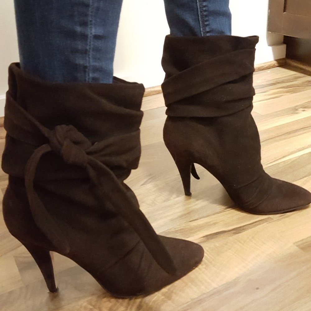 Slouchy heeled boots